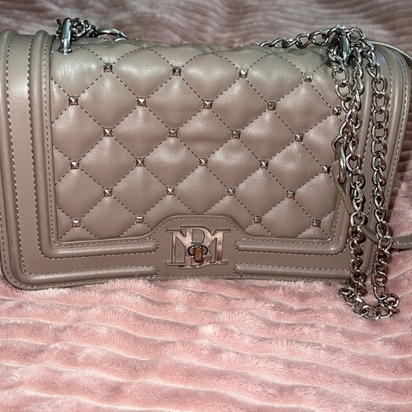 Badgley Mischka Handbags - Badgley Mischka Crossbody color Taupe.